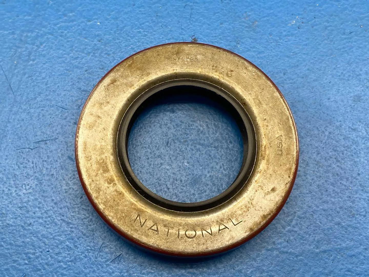 National 470086 Oil Seals , 1.687x3.062x.500