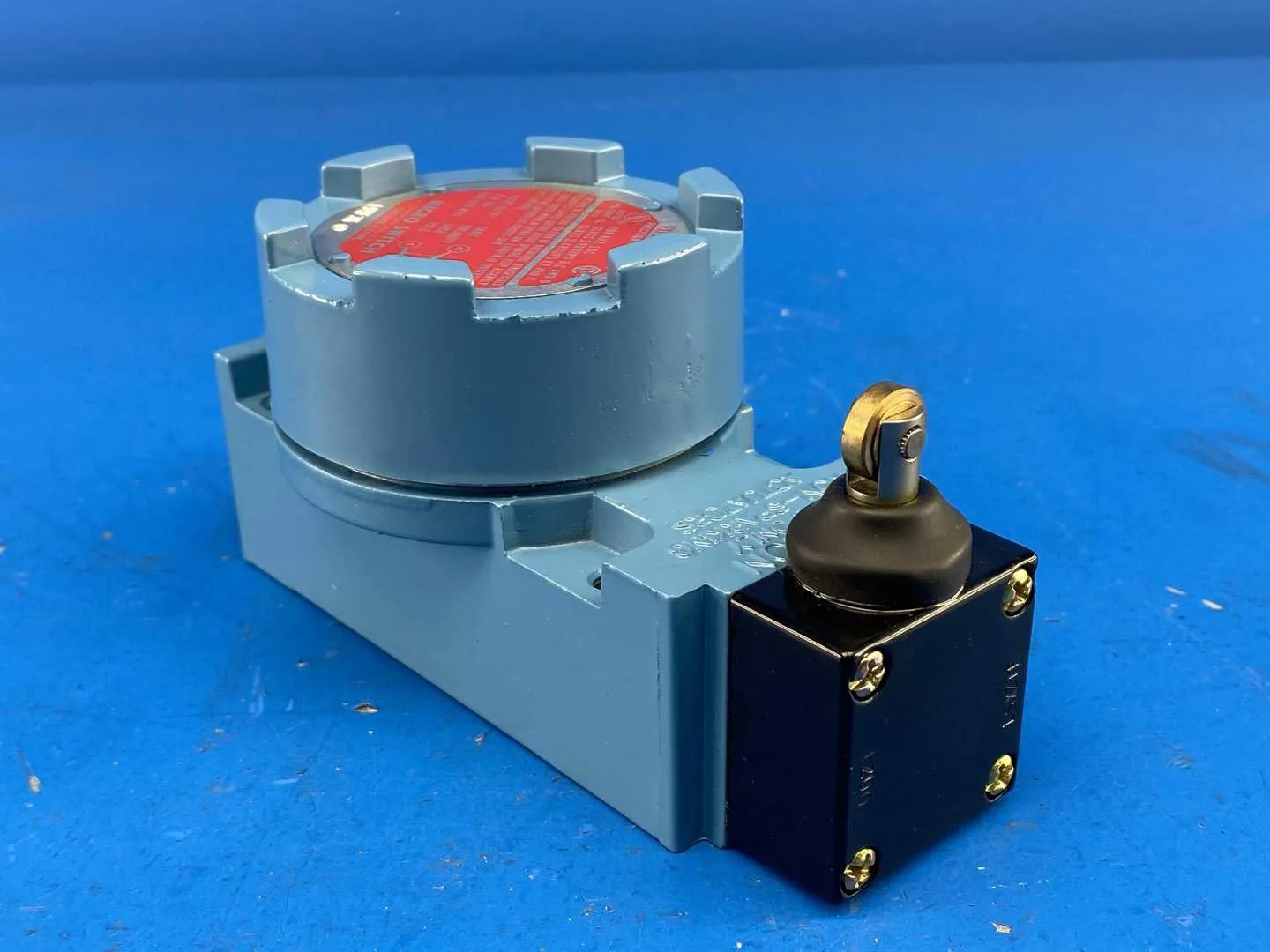 Honeywell LSXF3K Heavy-Duty Limit Switch (LSXZ1F Operating Head ...
